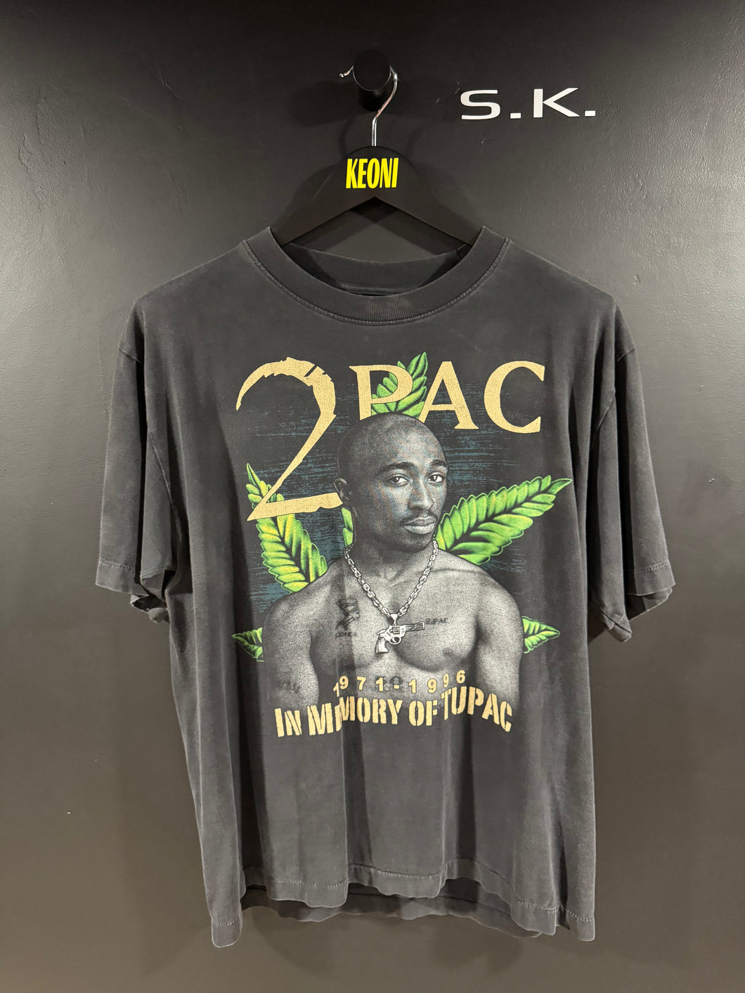1996 Vintage 2pac Tupac “Legends Live Forever” Faded Rap Tee L