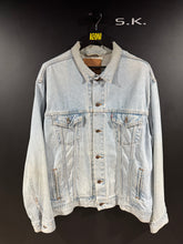 Load image into Gallery viewer, 1992 Vintage Levi’s Faded Distressed Stonewash Type III Trucker Denim Jean Jacket XL
