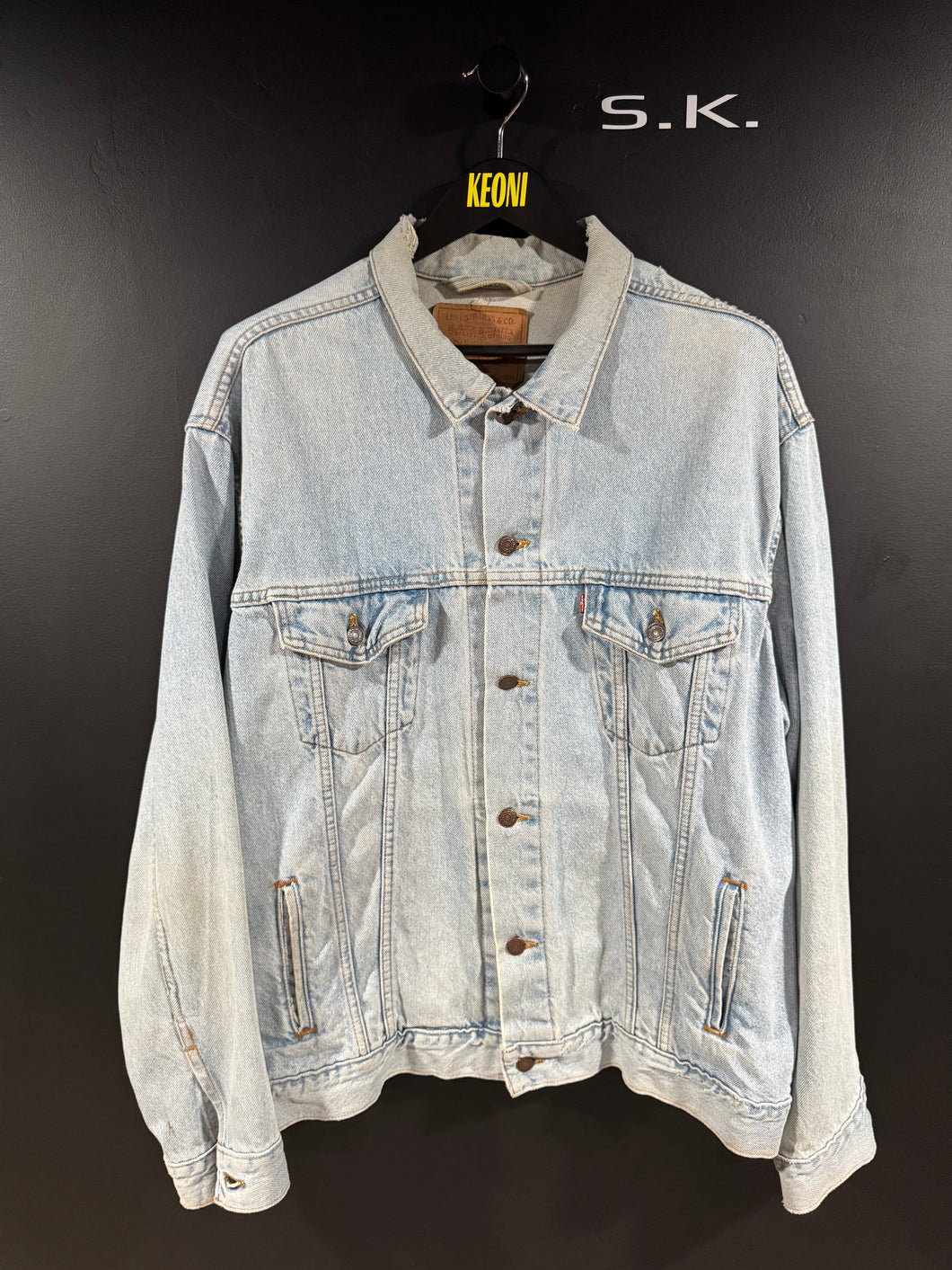 1992 Vintage Levi’s Faded Distressed Stonewash Type III Trucker Denim Jean Jacket XL