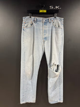 Load image into Gallery viewer, 1990s Vintage Levis Faded Distressed Knee Blow Out Denim Jeans 38
