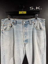 Load image into Gallery viewer, 1990s Vintage Levis Faded Distressed Knee Blow Out Denim Jeans 38
