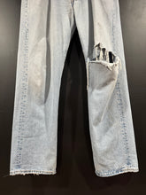 Load image into Gallery viewer, 1990s Vintage Levis Faded Distressed Knee Blow Out Denim Jeans 38
