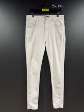 Load image into Gallery viewer, Amiri White Distressed Stacked Denim Jeans 36x33
