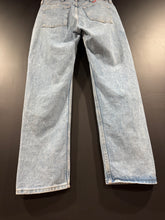 Load image into Gallery viewer, 90s / 00s Vintage Wrangler Faded Stone Wash Standard Fit Denim Jeans 36
