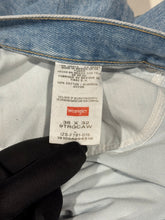 Load image into Gallery viewer, 90s / 00s Vintage Wrangler Faded Stone Wash Standard Fit Denim Jeans 36

