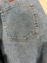 Load image into Gallery viewer, 90s / 00s Vintage Wrangler Faded Stone Wash Standard Fit Denim Jeans 36
