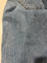 Load image into Gallery viewer, 90s / 00s Vintage Wrangler Faded Stone Wash Standard Fit Denim Jeans 36

