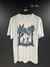 Load image into Gallery viewer, 1993 New Vintage Tribal Jungle Animal Single Stitch Graphic Tee L
