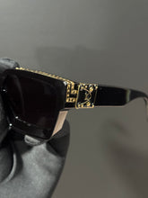 Load image into Gallery viewer, Louis Vuitton LV 1.1 Millionaires 2018 Z1165E Sunglasses
